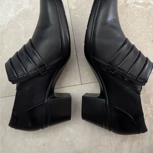 Clarks Women’s Classic Black Slip-On ankle bootie